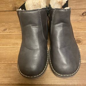 DADAWEN Boys/ Girls  Comfort Chelsea Ankle Boots  size 1